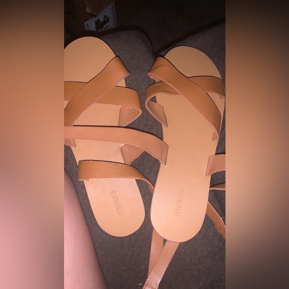 Forever 21 tan sandals size 9